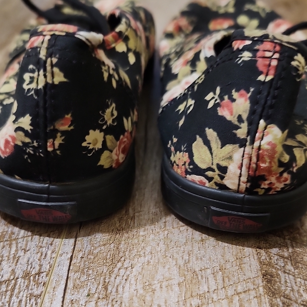 Vans Black and Pink Flats with Floral Pattern - Picture 9 of 9
